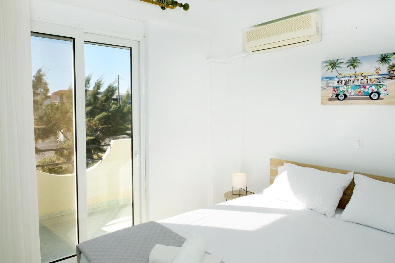 Villa Irilena - 4Bdr Beach House เกนนาดี ภายนอก รูปภาพ