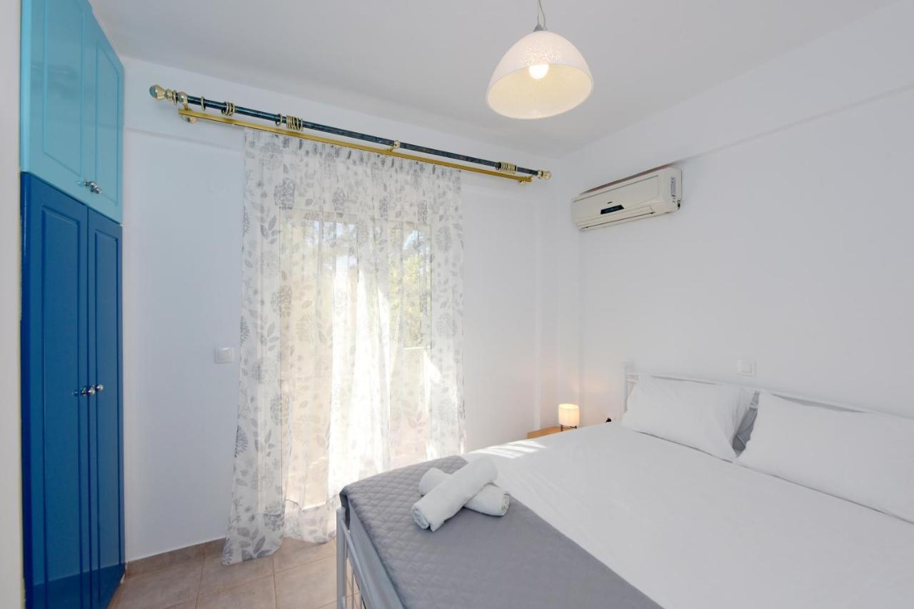 Villa Irilena - 4Bdr Beach House เกนนาดี ภายนอก รูปภาพ