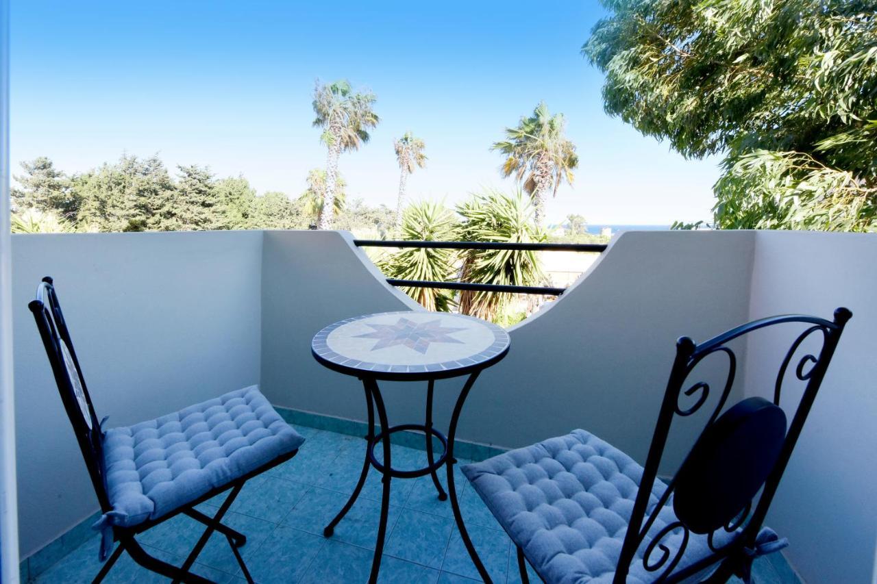 Villa Irilena - 4Bdr Beach House เกนนาดี ภายนอก รูปภาพ