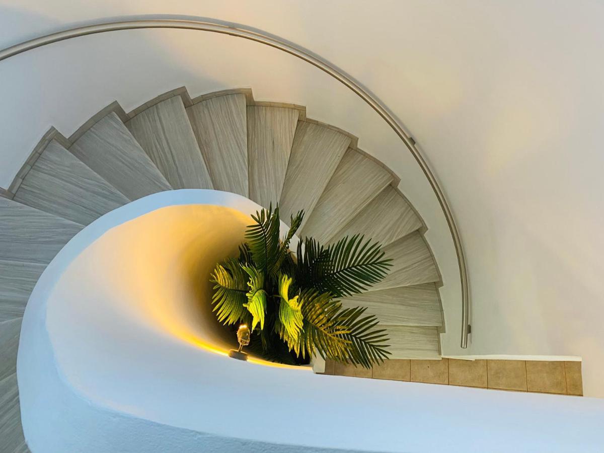Villa Irilena - 4Bdr Beach House เกนนาดี ภายนอก รูปภาพ